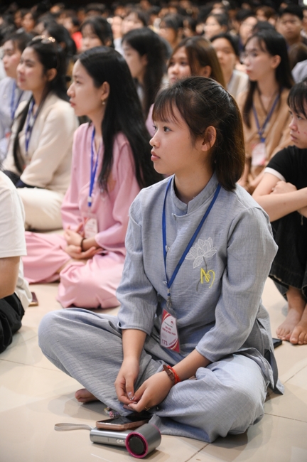 Phóng sinh tại bến phà Bình Mỹ.