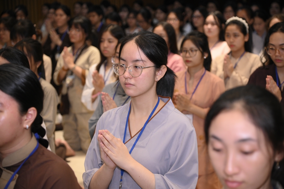 Ceremony of Taking Refuge in the Three Jewels at the 2026 Summer Retreat Life's Slope on the Thursday afternoon.