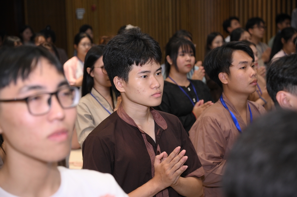 Ceremony of Taking Refuge in the Three Jewels at the 2026 Summer Retreat Life's Slope on the Thursday afternoon.
