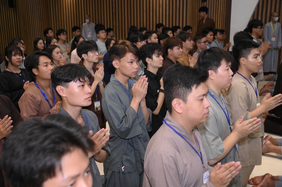 Ceremony of Taking Refuge in the Three Jewels at the 2026 Summer Retreat Life's Slope on the Thursday afternoon.