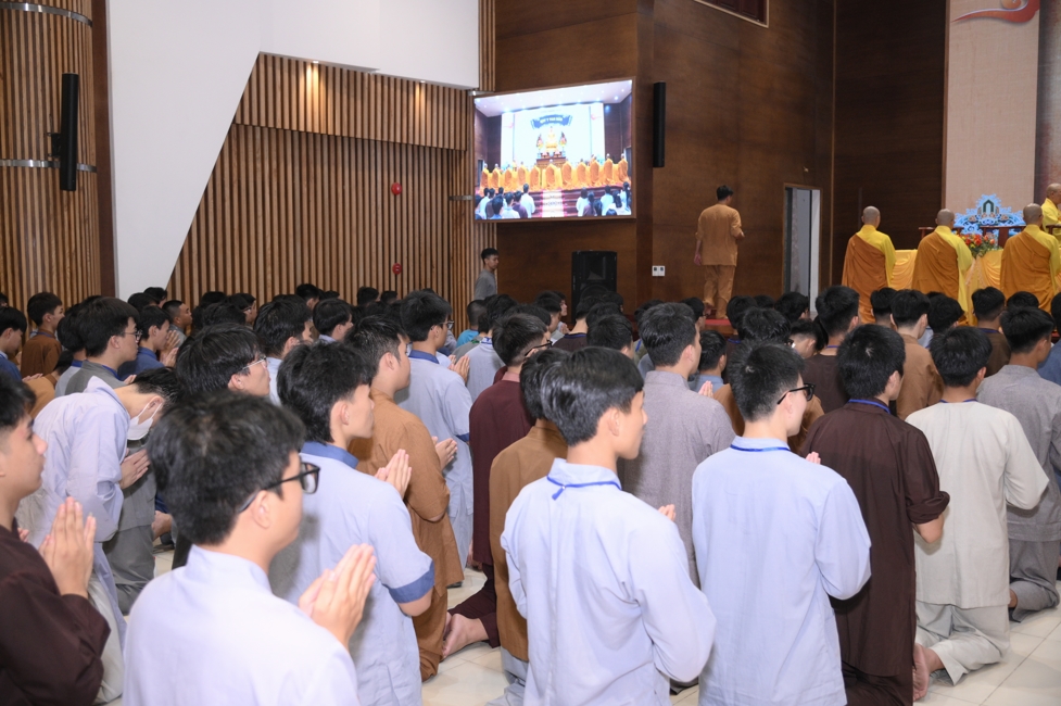 Ceremony of Taking Refuge in the Three Jewels at the 2026 Summer Retreat Life's Slope on the Thursday afternoon.