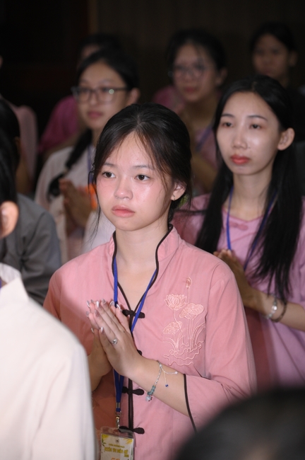 Ceremony of Taking Refuge in the Three Jewels at the 2026 Summer Retreat Life's Slope on the Thursday afternoon.