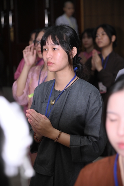 Ceremony of Taking Refuge in the Three Jewels at the 2026 Summer Retreat Life's Slope on the Thursday afternoon.
