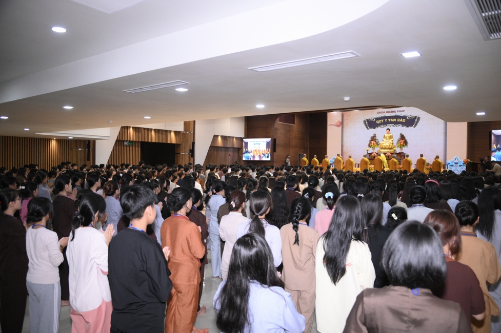 Ceremony of Taking Refuge in the Three Jewels at the 2026 Summer Retreat Life's Slope on the Thursday afternoon.