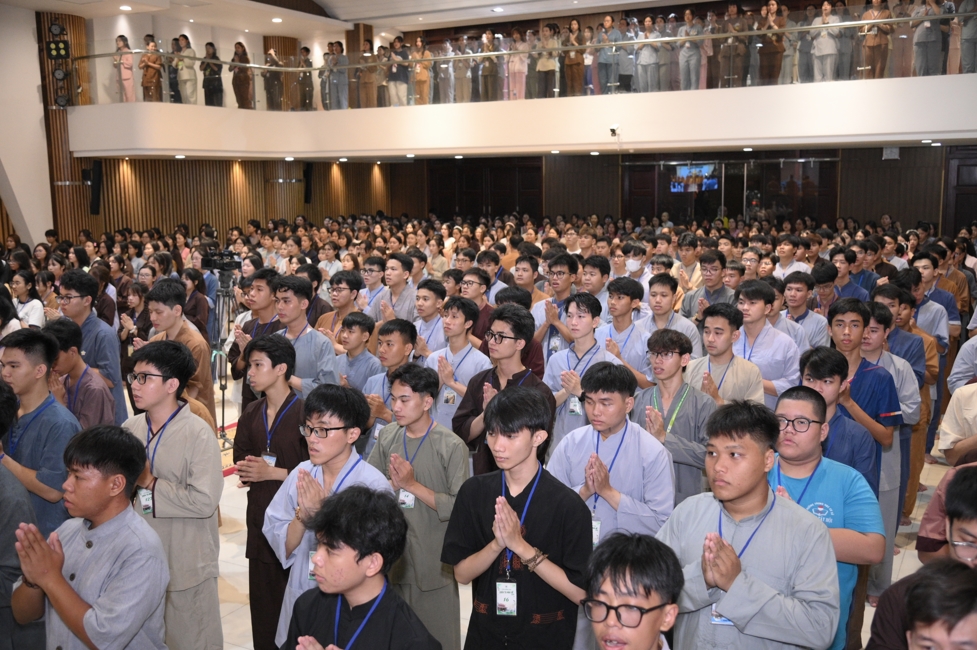 Ceremony of Taking Refuge in the Three Jewels at the 2026 Summer Retreat Life's Slope on the Thursday afternoon.