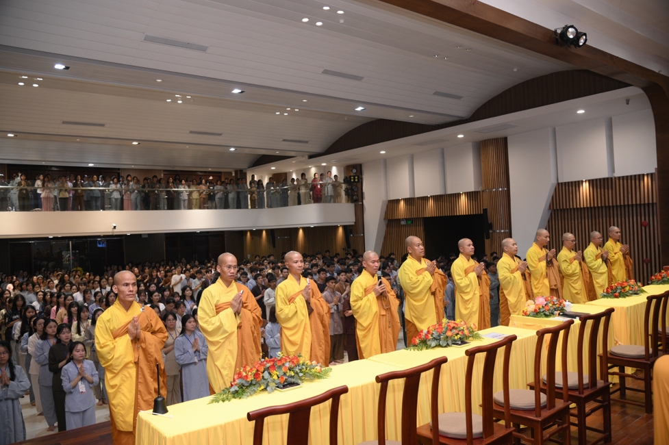 Ceremony of Taking Refuge in the Three Jewels at the 2026 Summer Retreat Life's Slope on the Thursday afternoon.