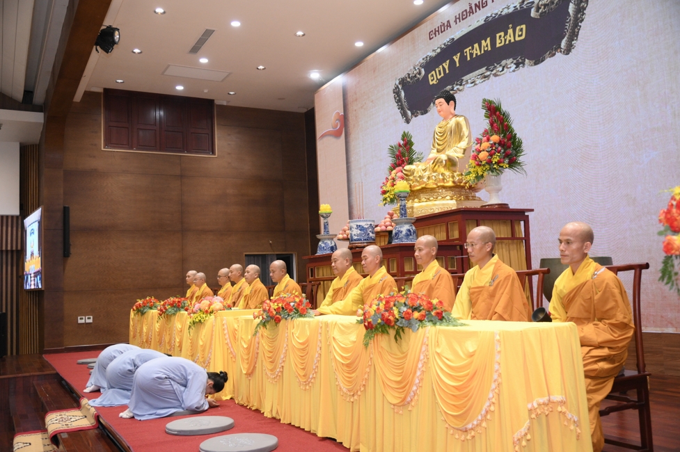 Ceremony of Taking Refuge in the Three Jewels at the 2026 Summer Retreat Life's Slope on the Thursday afternoon.