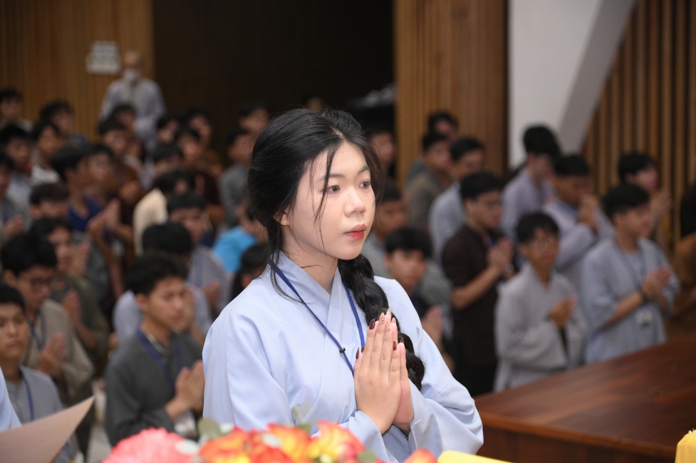 Ceremony of Taking Refuge in the Three Jewels at the 2026 Summer Retreat Life's Slope on the Thursday afternoon.
