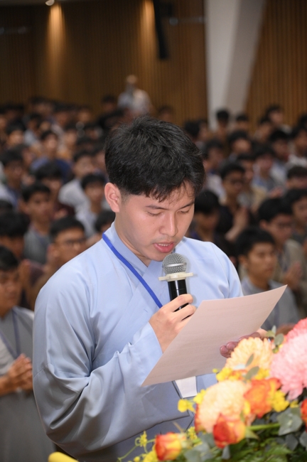 Ceremony of Taking Refuge in the Three Jewels at the 2026 Summer Retreat Life's Slope on the Thursday afternoon.