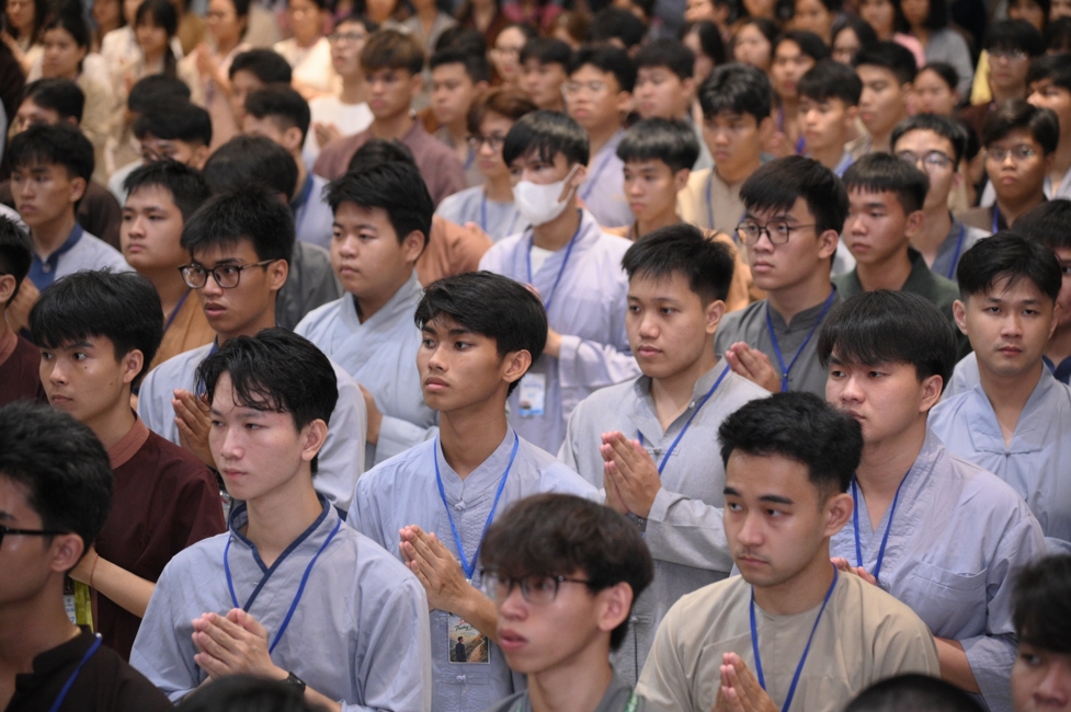 Ceremony of Taking Refuge in the Three Jewels at the 2026 Summer Retreat Life's Slope on the Thursday afternoon.