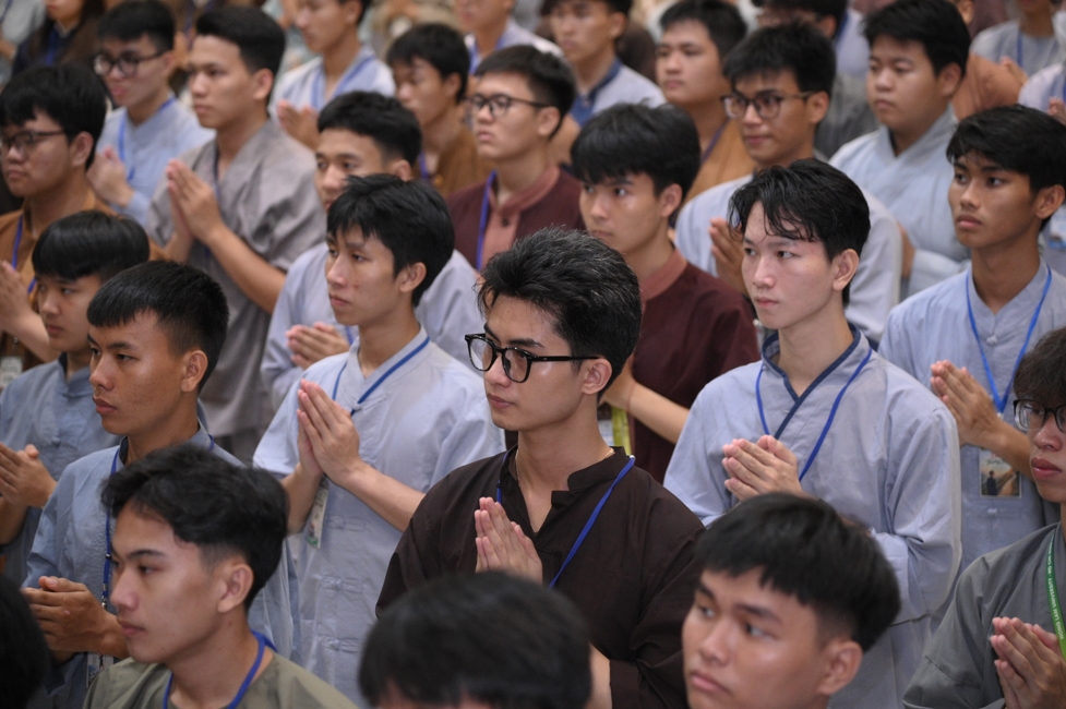 Ceremony of Taking Refuge in the Three Jewels at the 2026 Summer Retreat Life's Slope on the Thursday afternoon.