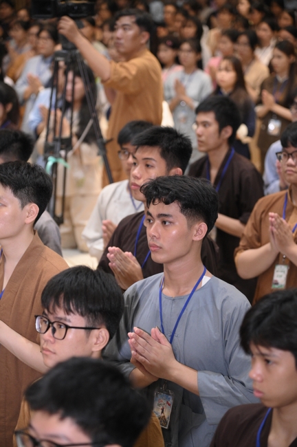 Ceremony of Taking Refuge in the Three Jewels at the 2026 Summer Retreat Life's Slope on the Thursday afternoon.