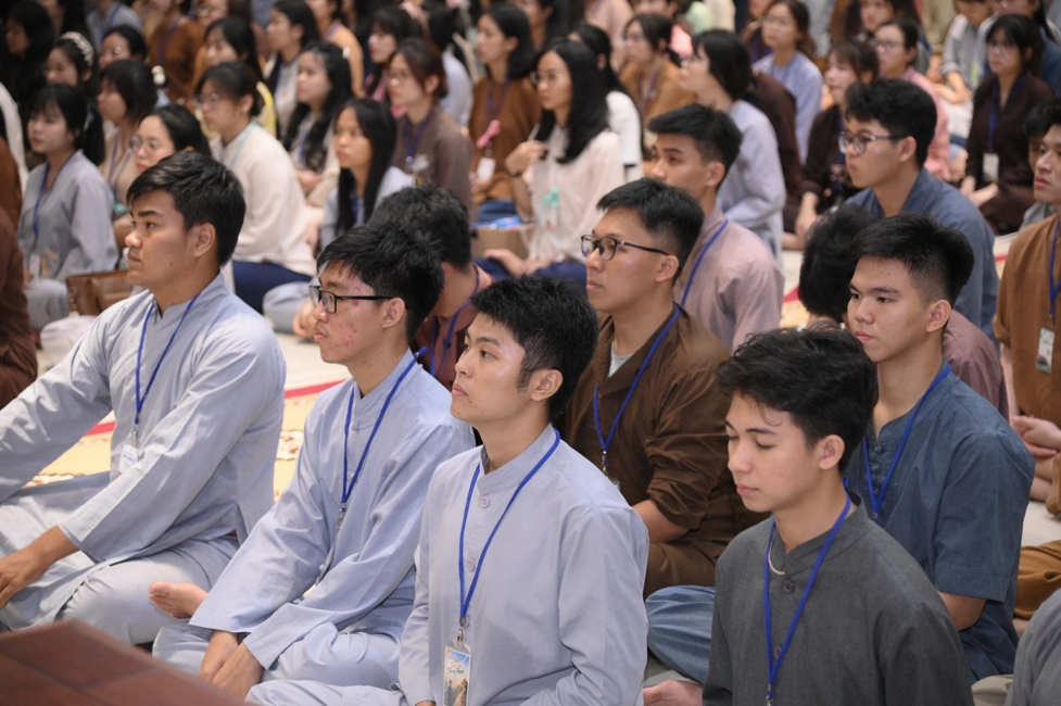 Ceremony of Taking Refuge in the Three Jewels at the 2026 Summer Retreat Life's Slope on the Thursday afternoon.