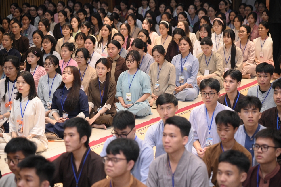 Ceremony of Taking Refuge in the Three Jewels at the 2026 Summer Retreat Life's Slope on the Thursday afternoon.