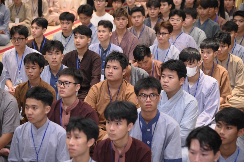 Ceremony of Taking Refuge in the Three Jewels at the 2026 Summer Retreat Life's Slope on the Thursday afternoon.