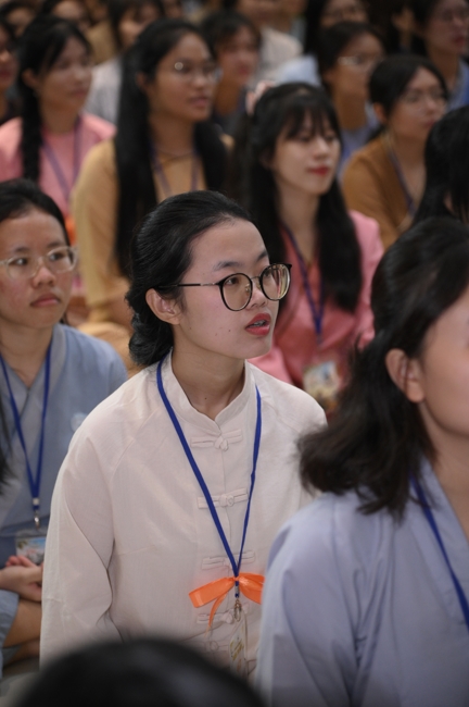 Ceremony of Taking Refuge in the Three Jewels at the 2026 Summer Retreat Life's Slope on the Thursday afternoon.