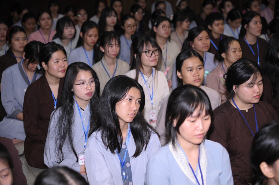 Ceremony of Taking Refuge in the Three Jewels at the 2026 Summer Retreat Life's Slope on the Thursday afternoon.
