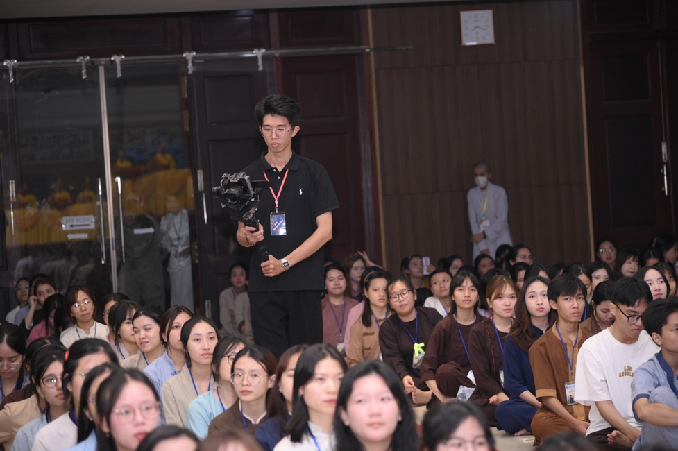 Ceremony of Taking Refuge in the Three Jewels at the 2026 Summer Retreat Life's Slope on the Thursday afternoon.
