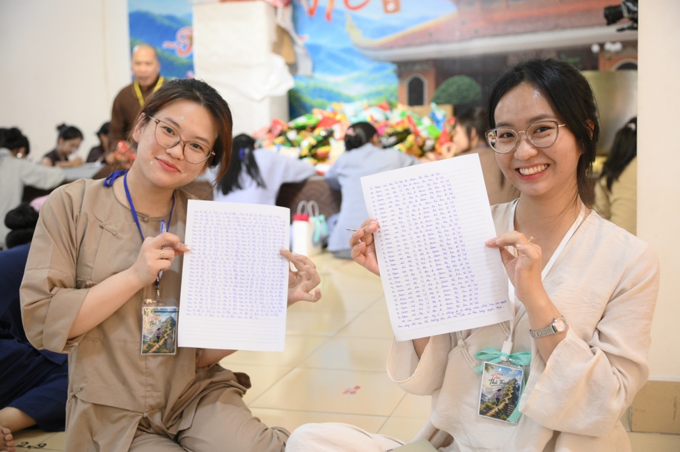 Ceremony of Taking Refuge in the Three Jewels at the 2026 Summer Retreat Life's Slope on the Thursday afternoon.