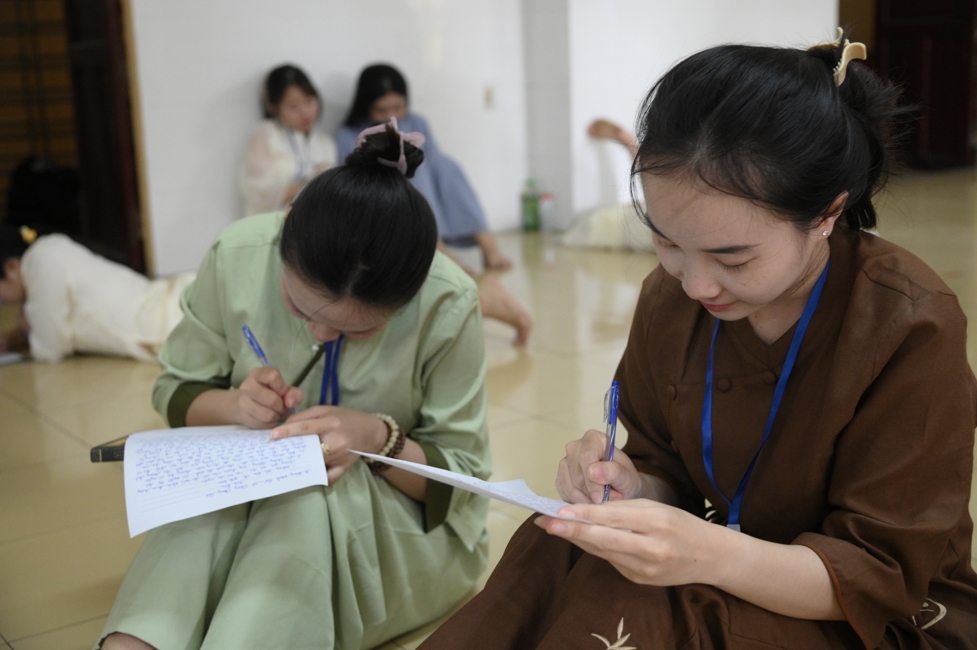 Ceremony of Taking Refuge in the Three Jewels at the 2026 Summer Retreat Life's Slope on the Thursday afternoon.
