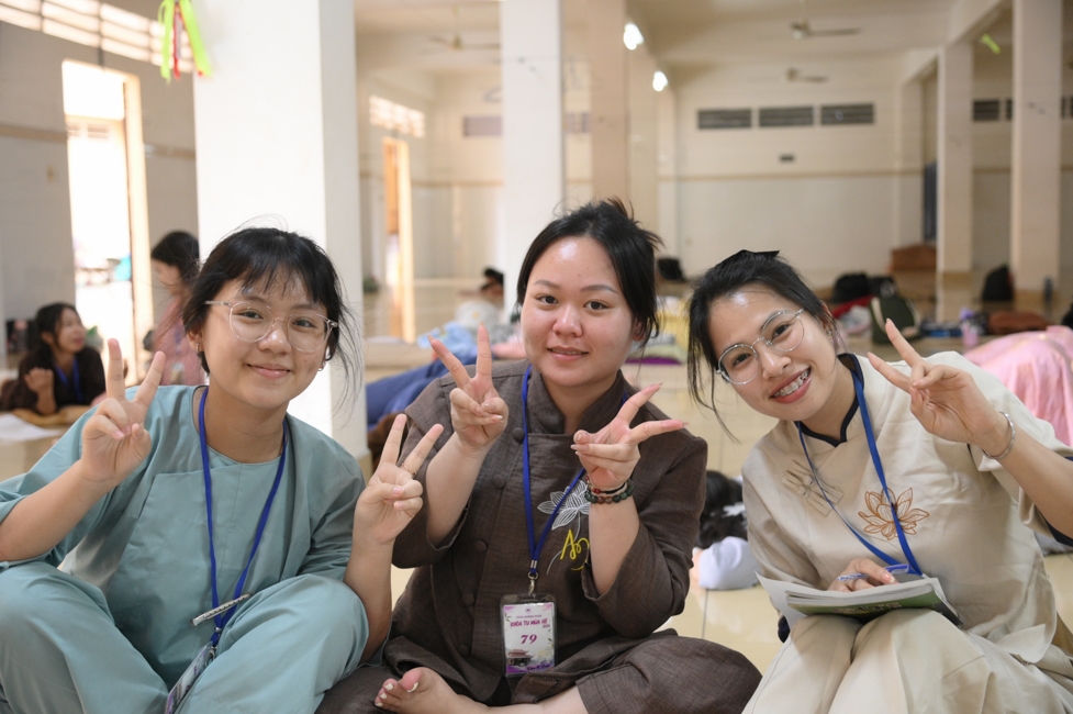Ceremony of Taking Refuge in the Three Jewels at the 2026 Summer Retreat Life's Slope on the Thursday afternoon.