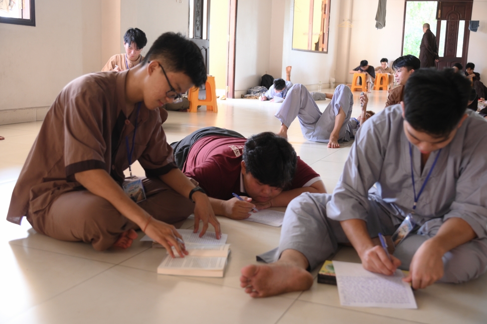 Ceremony of Taking Refuge in the Three Jewels at the 2026 Summer Retreat Life's Slope on the Thursday afternoon.