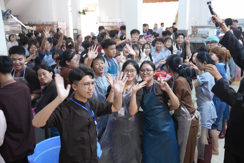 Ceremony of Taking Refuge in the Three Jewels at the 2026 Summer Retreat Life's Slope on the Thursday afternoon.