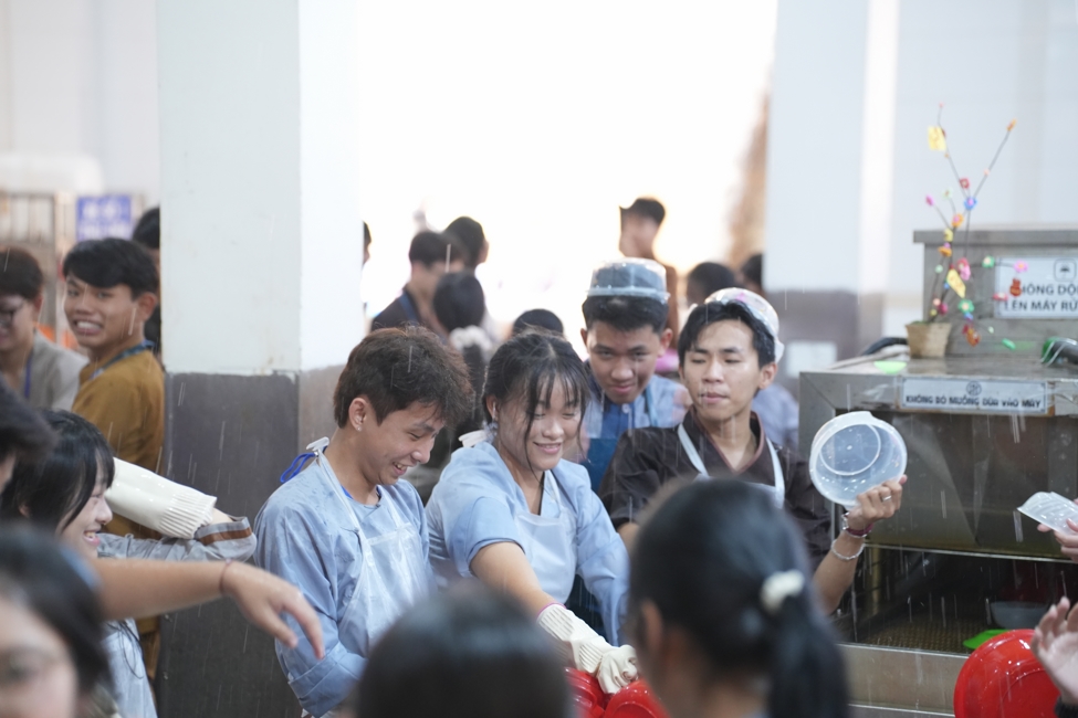 Ceremony of Taking Refuge in the Three Jewels at the 2026 Summer Retreat Life's Slope on the Thursday afternoon.