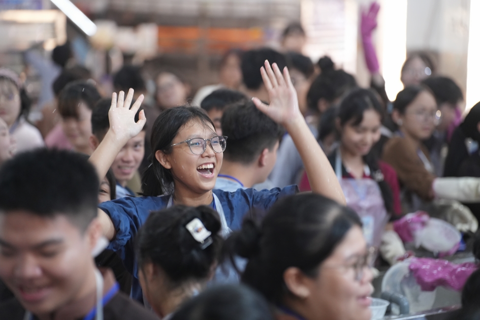Ceremony of Taking Refuge in the Three Jewels at the 2026 Summer Retreat Life's Slope on the Thursday afternoon.