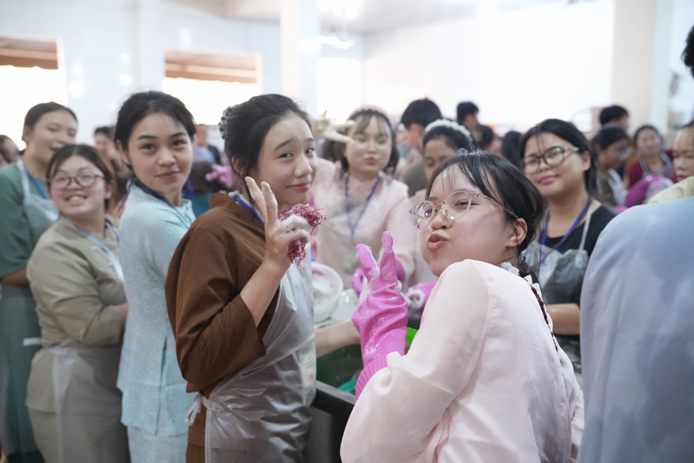 Ceremony of Taking Refuge in the Three Jewels at the 2026 Summer Retreat Life's Slope on the Thursday afternoon.