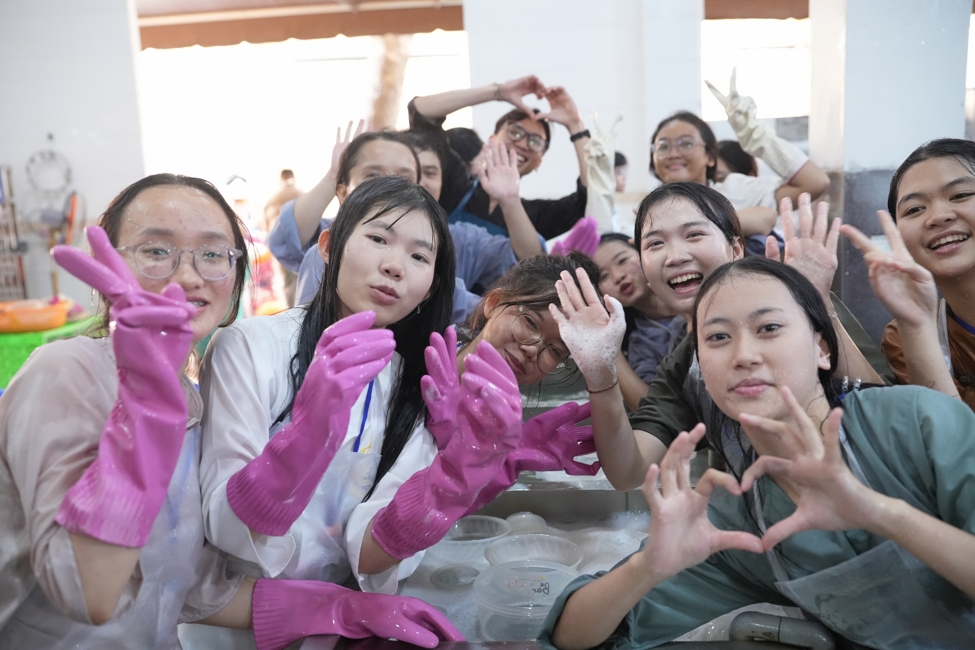 Ceremony of Taking Refuge in the Three Jewels at the 2026 Summer Retreat Life's Slope on the Thursday afternoon.