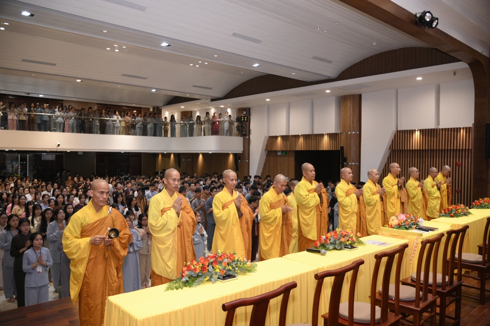 Ceremony of Taking Refuge in the Three Jewels at the 2026 Summer Retreat Life's Slope on the Thursday afternoon.