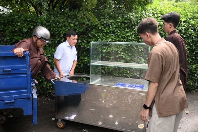 Chương trình từ thiện “Phương tiện nghĩa tình”.