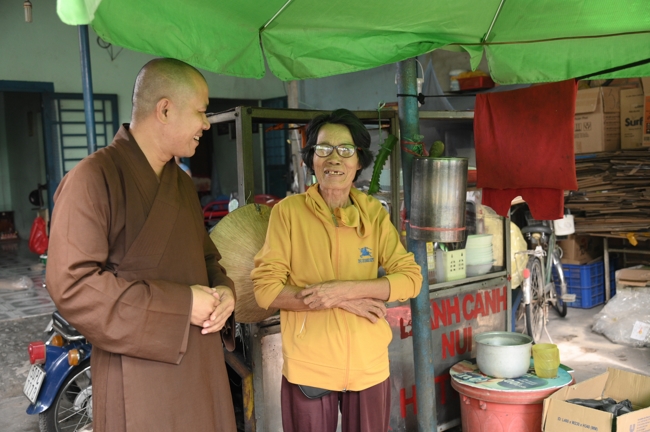 Chương trình từ thiện “Phương tiện nghĩa tình”.