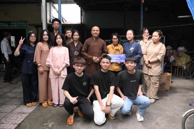 Chương trình từ thiện “Phương tiện nghĩa tình”.