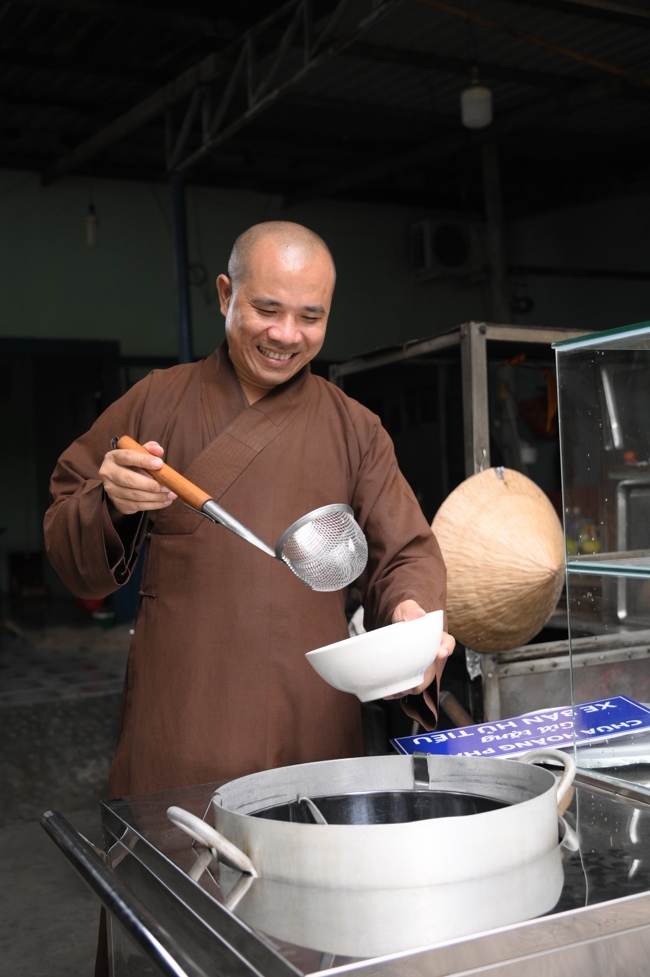 Chương trình từ thiện “Phương tiện nghĩa tình”.