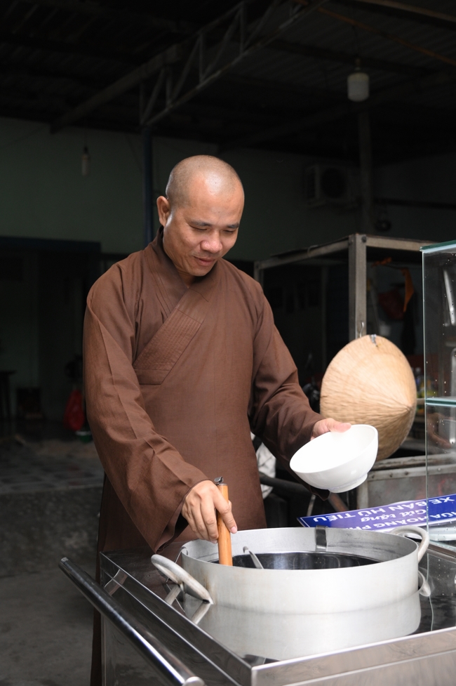 Chương trình từ thiện “Phương tiện nghĩa tình”.