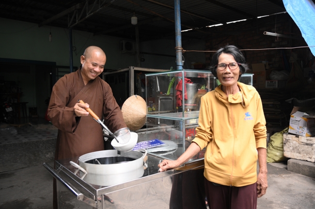 Chương trình từ thiện “Phương tiện nghĩa tình”.