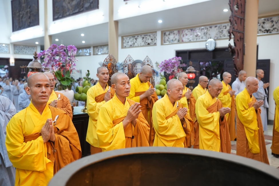 KHÓA LỄ NGŨ BÁCH DANH NHÂN KỶ NIỆM NGÀY THÀNH ĐẠO ĐỨC QUÁN THẾ ÂM BỒ-TÁT.