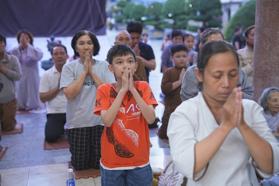 KHÓA LỄ NGŨ BÁCH DANH NHÂN KỶ NIỆM NGÀY THÀNH ĐẠO ĐỨC QUÁN THẾ ÂM BỒ-TÁT.