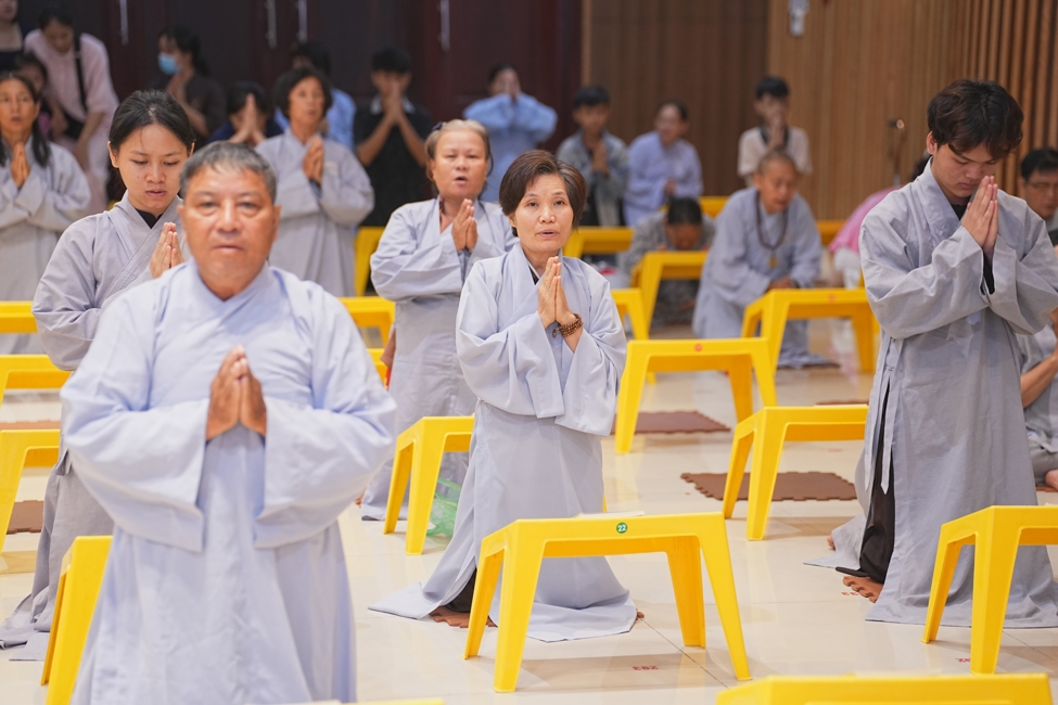 KHÓA LỄ NGŨ BÁCH DANH NHÂN KỶ NIỆM NGÀY THÀNH ĐẠO ĐỨC QUÁN THẾ ÂM BỒ-TÁT.