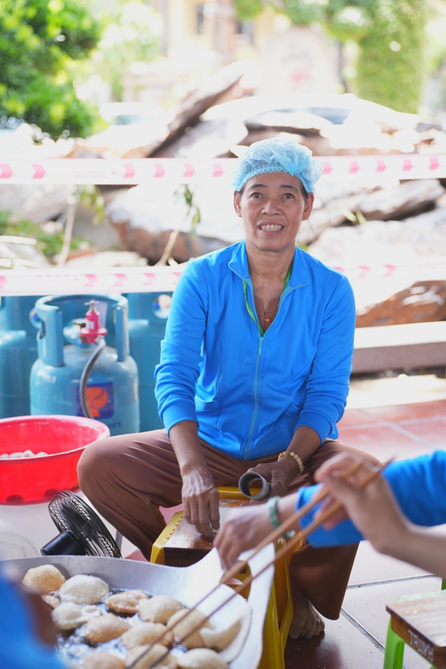 CHÙA HOẰNG PHÁP TỔ CHỨC ĐÃI HƠN 18.0000 BÁNH TIÊU NHÂN MÙA VU LAN 2026.