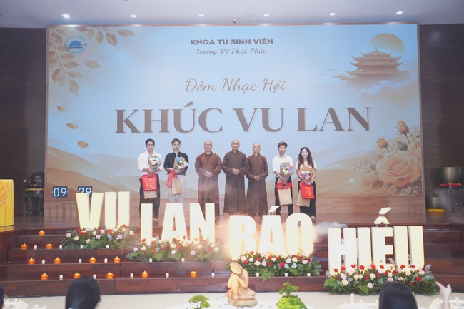 ĐÊM NHẠC HỘI “KHÚC VU LAN” TRƯỚC THỀM KHÓA TU SINH VIÊN HƯỚNG VỀ PHẬT PHÁP.