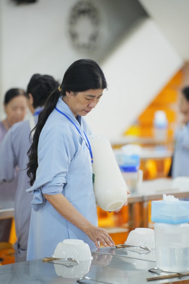 Pháp thoại Điều Gì Đưa Đến Thành Công - Điều Gì Dẫn Đến Bại Vong - NS. Thích Nữ Hiếu Liên | Khoá tu Phật thất 109.
