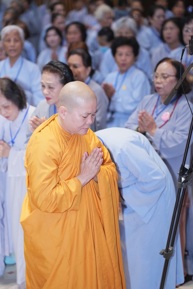 Pháp thoại Điều Gì Đưa Đến Thành Công - Điều Gì Dẫn Đến Bại Vong - NS. Thích Nữ Hiếu Liên | Khoá tu Phật thất 109.