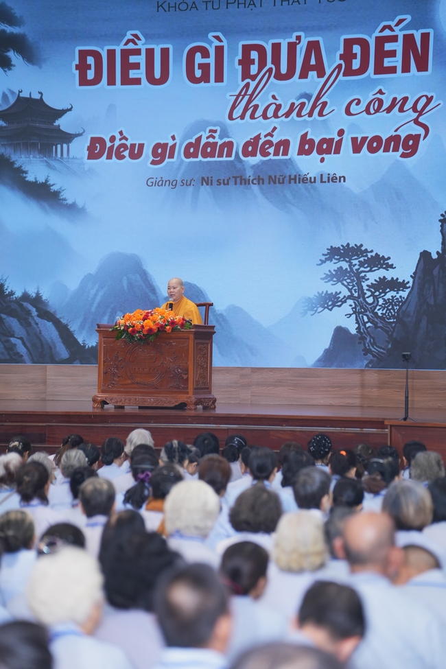 Pháp thoại Điều Gì Đưa Đến Thành Công - Điều Gì Dẫn Đến Bại Vong - NS. Thích Nữ Hiếu Liên | Khoá tu Phật thất 109.