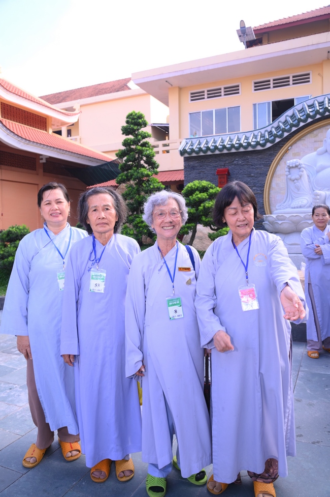 Dharma Talk: The Art of Dharma Gleaning Delivered by Venerable Nun Thich Nu Nhu Lan at the 109th Seven-Day Retreat.