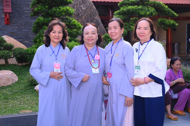 Dharma Talk: The Art of Dharma Gleaning Delivered by Venerable Nun Thich Nu Nhu Lan at the 109th Seven-Day Retreat.