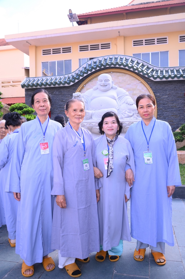 Dharma Talk: The Art of Dharma Gleaning Delivered by Venerable Nun Thich Nu Nhu Lan at the 109th Seven-Day Retreat.