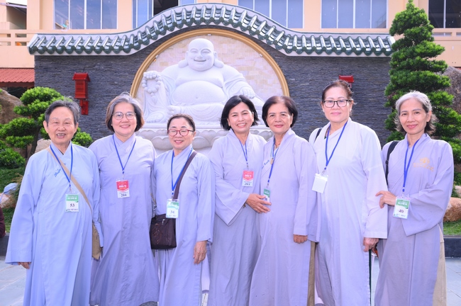 Dharma Talk: The Art of Dharma Gleaning Delivered by Venerable Nun Thich Nu Nhu Lan at the 109th Seven-Day Retreat.